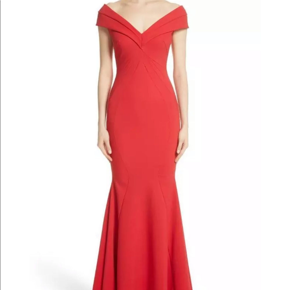 Chiara Boni La Petite Robe Off shoulder
50 IT
14 US